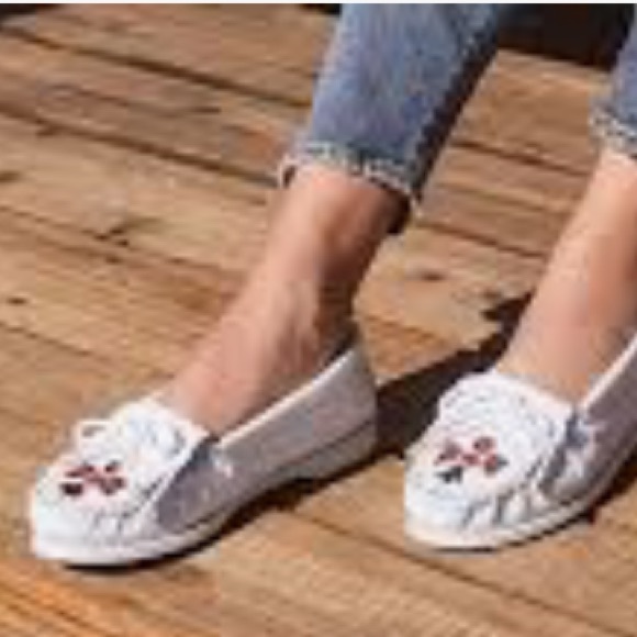 Embellished white sequin Flat Moccasins 9(M - Picture 8 of 8